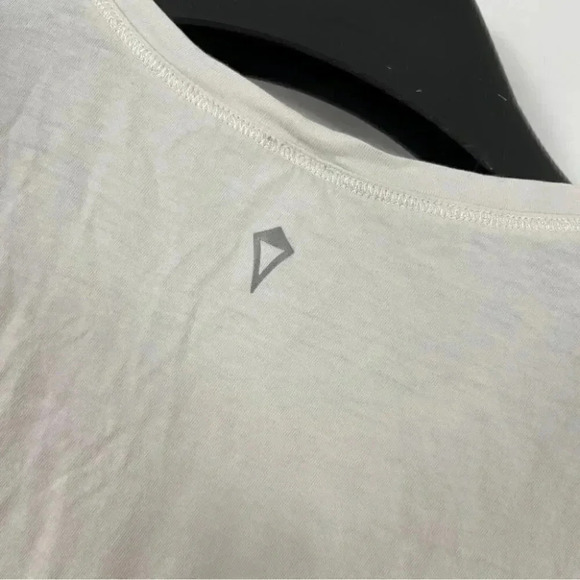 ❤️ Ivivva tee girl size 10 *stain - Picture 11 of 11